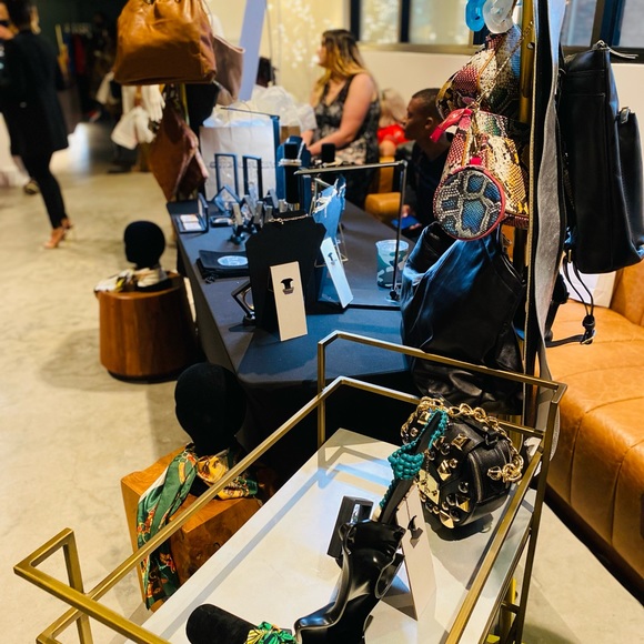 Please Follow @leichaurellelux - Picture 15 of 16